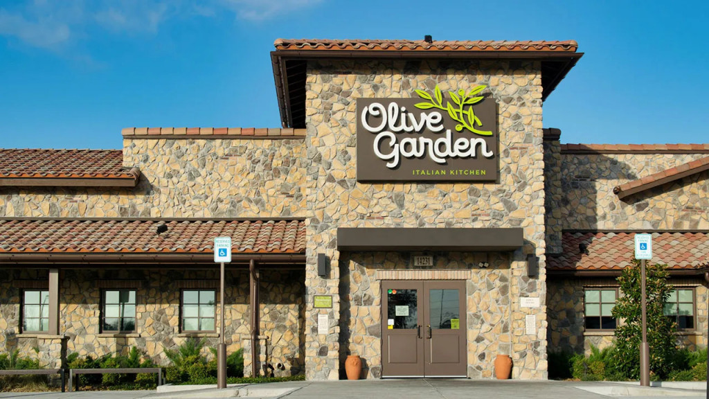 restaurant metrics overview: olive garden example photo