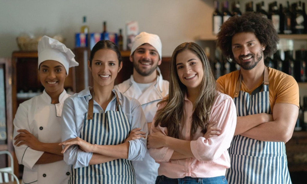 restaurant management books - satisfied restaurant employees