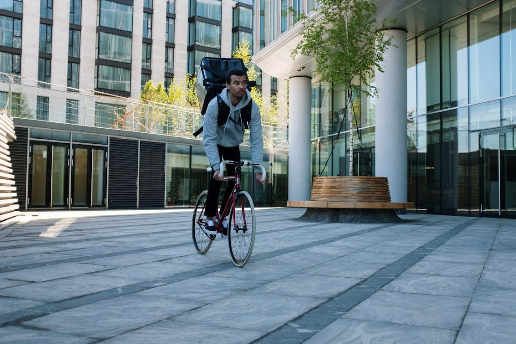 efficiency delivery - delivering food