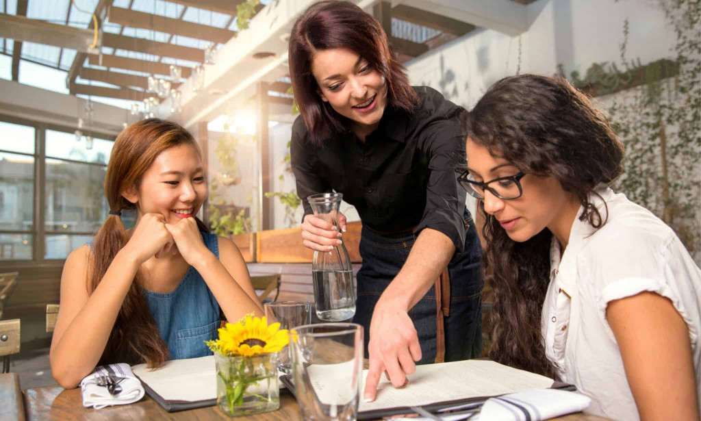 speed of service - serving guests in a restaurant